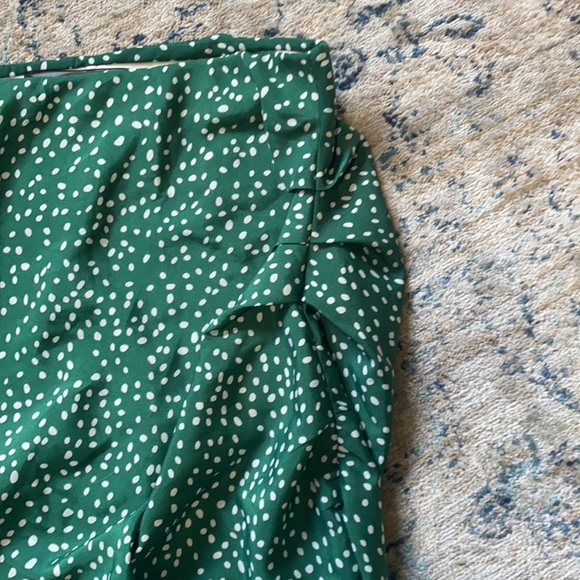 Nordstrom semi-formal green asymmetrical skirt - Picture 2 of 4